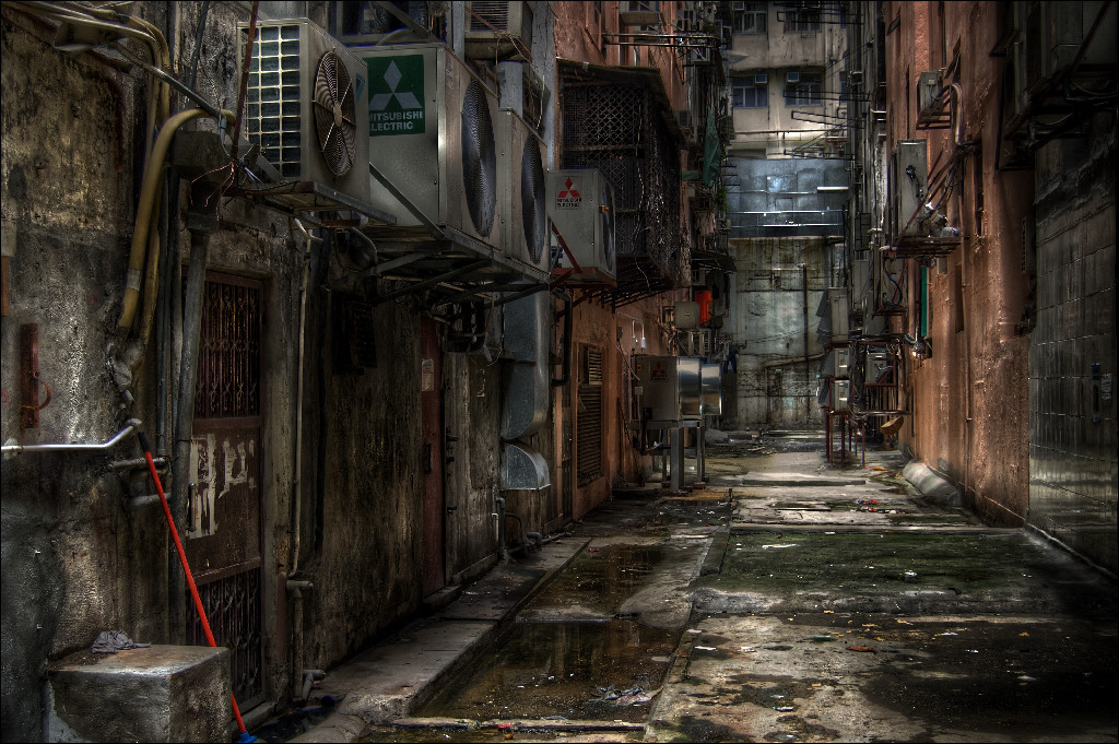Hong_Kong_Alley_by_3vilCrayon.jpg